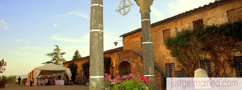 siena-tuscany-villa-reception-and-blessing-ceremony-italy-justgetmarried.com