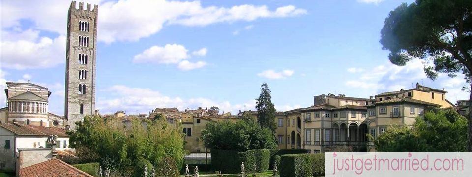 Lucca-wedding-town-hall-italy-justgetmarried.com