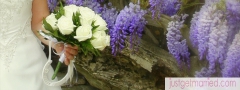 bridal-bouquet-castle-weddings-italy-justgetmarried.com