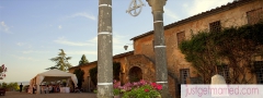 outdoor-wedding-venue-siena-tuscany-italy-justgetmarried.com